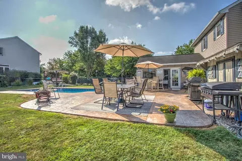 Exterior - 2 Brookfield Rd, Lititz, PA 17543 photo 10 of 11