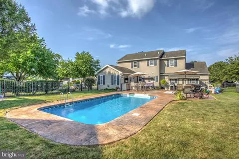 Exterior - 2 Brookfield Rd, Lititz, PA 17543 photo 3 of 11