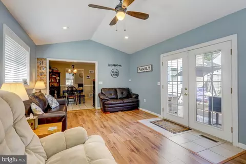 Entry Way - 2 Brookfield Rd, Lititz, PA 17543 photo 3 of 4