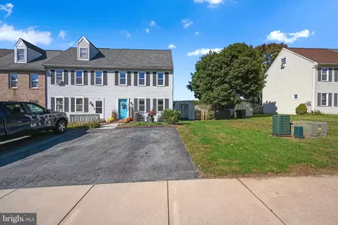 35 Hilldale Dr, Ephrata, PA 17522