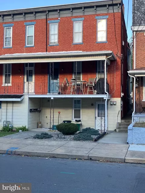 157 S Charlotte St, Manheim, PA 17545