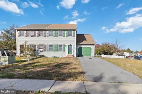 15 Beech Ln, Elizabethtown, PA 17022