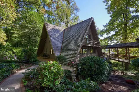2487 Chestnut Ridge Dr, Lancaster, PA 17601