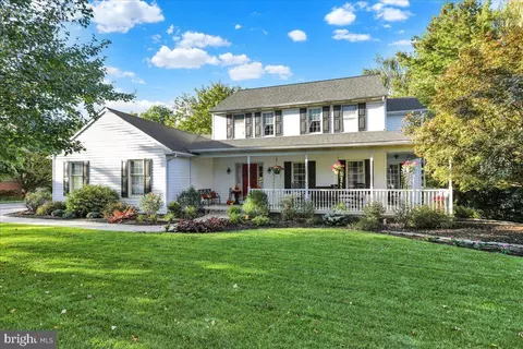 1016 Keystone Dr, Lancaster, PA 17603