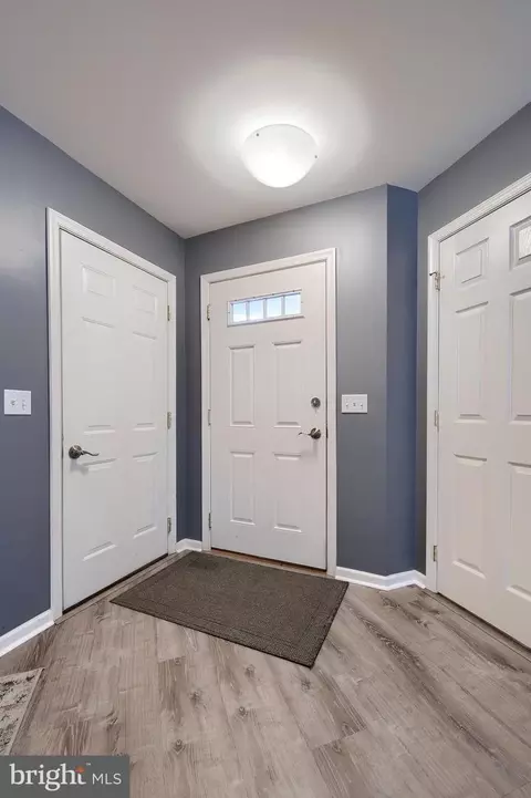 723 Keller Dr, Lititz, PA 17543 photo 3