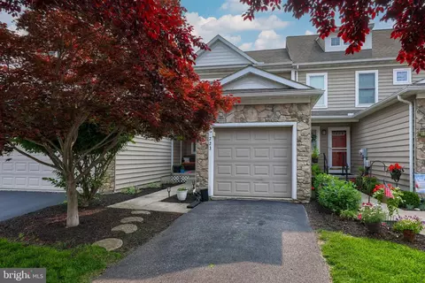 723 Keller Dr, Lititz, PA 17543