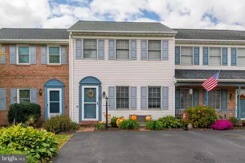 7 Brookfield Rd, Lititz, PA 17543