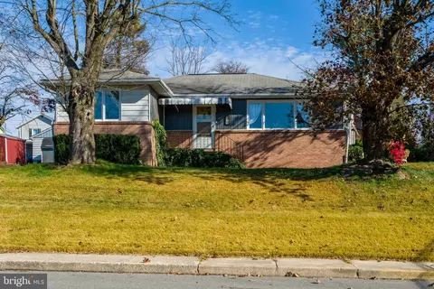 96 Spruce St, Ephrata, PA 17522