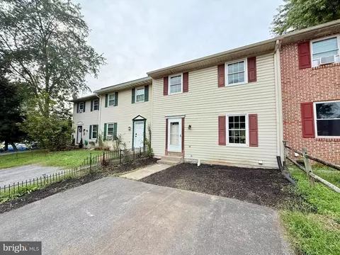 157 Stone House Ln, Columbia, PA 17512