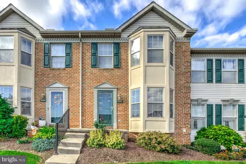 1006 Cobblestone Ln, Lancaster, PA 17601