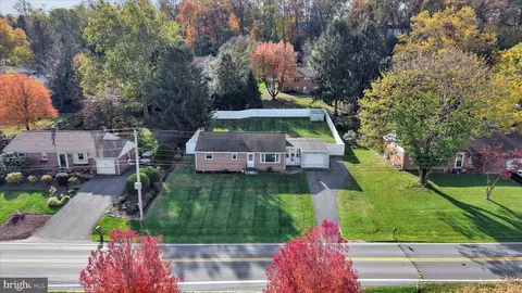 3148 Bowman Rd, Lancaster, PA 17601