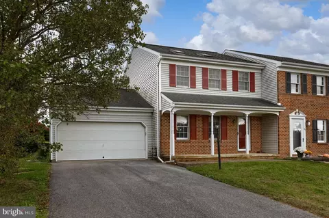 Exterior - 28 Brookview Dr, Lititz, PA 17543 photo 4 of 7