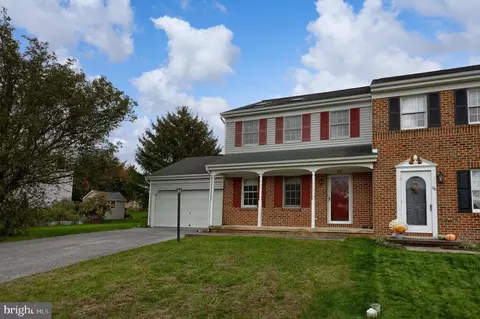Exterior - 28 Brookview Dr, Lititz, PA 17543 photo 3 of 7