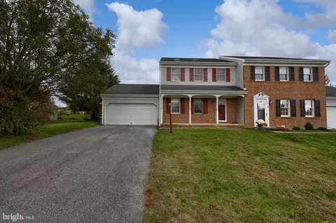 Exterior - 28 Brookview Dr, Lititz, PA 17543 photo 2 of 7