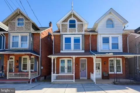 239 S 8th St, Columbia, PA 17512