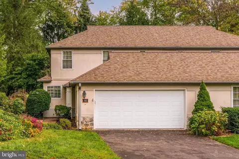 50 Briargate Pl, Millersville, PA 17551