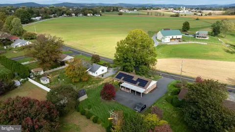 810 Snyder Hill Rd, Lititz, PA 17543 photo 3