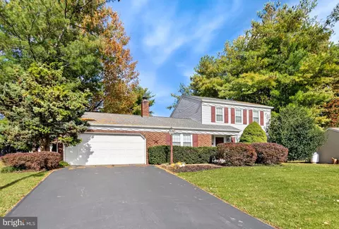 6 Leesburge Dr, Willow Street, PA 17584