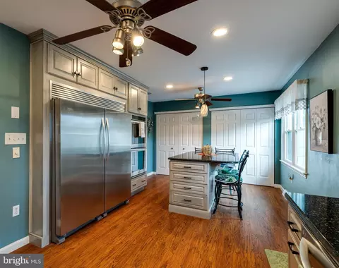 Kitchen - 411 Danbury Dr, Lititz, PA 17543 photo 1 of 4