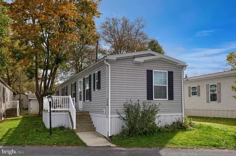 726 Nancy Ln, Lancaster, PA 17601