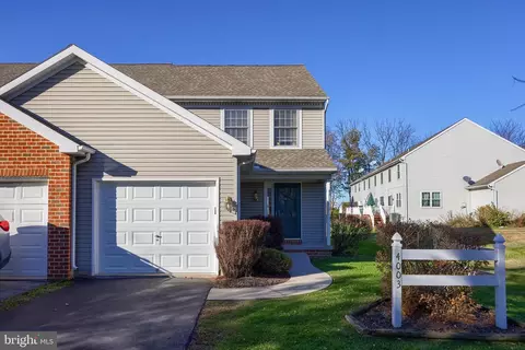 4003 Parkside Ct, Mount Joy, PA 17552