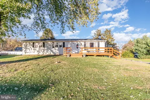 33 Mount Airy Rd, New Providence, PA 17560