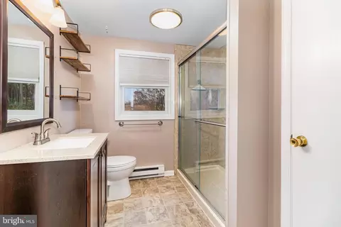Bath - 545 Wood View Dr, Lititz, PA 17543 photo 1 of 1