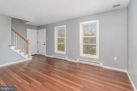 Living - 545 Wood View Dr, Lititz, PA 17543 photo 2 of 6