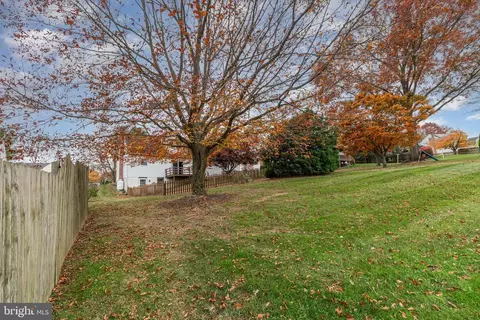 Exterior - 545 Wood View Dr, Lititz, PA 17543 photo 7 of 10