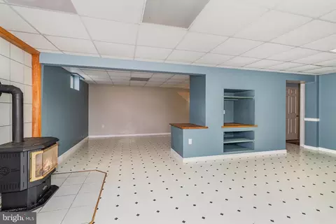 Living - 545 Wood View Dr, Lititz, PA 17543 photo 5 of 6