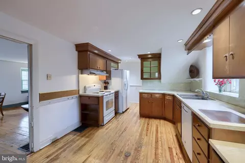 Entry Way - 550 Speedwell Forge Rd, Lititz, PA 17543 photo 3 of 4