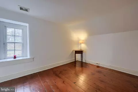 Bedroom - 550 Speedwell Forge Rd, Lititz, PA 17543 photo 8 of 9