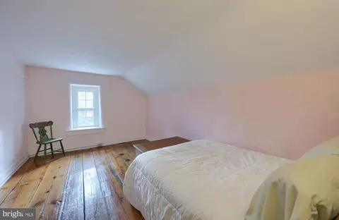 Bedroom - 550 Speedwell Forge Rd, Lititz, PA 17543 photo 7 of 9
