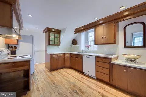 Kitchen - 550 Speedwell Forge Rd, Lititz, PA 17543 photo 2 of 4