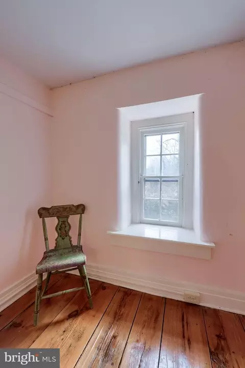 Bedroom - 550 Speedwell Forge Rd, Lititz, PA 17543 photo 6 of 9