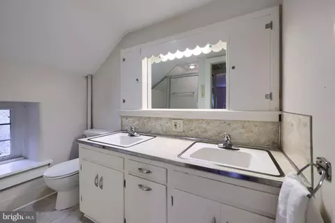 Bath - 550 Speedwell Forge Rd, Lititz, PA 17543 photo 3 of 5