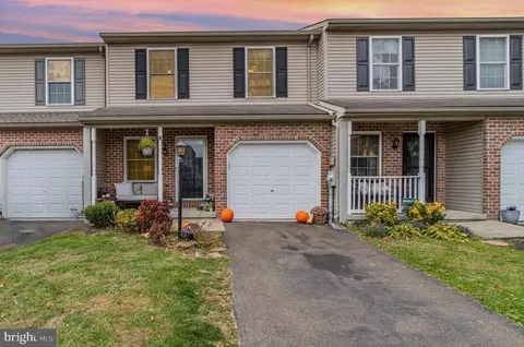 261 Meadow Ln, Quarryville, PA 17566