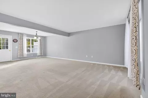 Living - 802 Wallingford Rd, Lititz, PA 17543 photo 1 of 2
