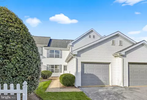 Exterior - 802 Wallingford Rd, Lititz, PA 17543 photo 2 of 4