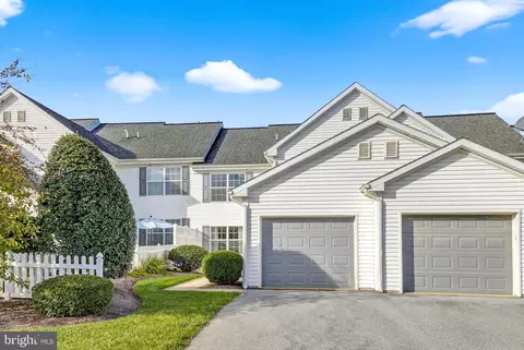 Exterior - 802 Wallingford Rd, Lititz, PA 17543 photo 3 of 4