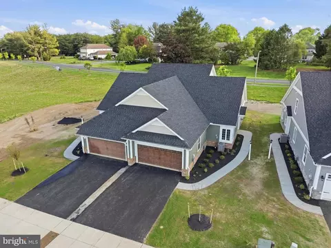 221 Bellaride Ln #68, Millersville, PA 17551