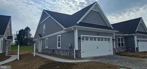 219 Bellaride Ln #69, Millersville, PA 17551