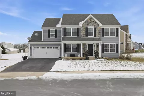 4 Acorn Ct, Ephrata, PA 17522