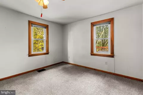 Bedroom - 507 W Brubaker Valley Rd, Lititz, PA 17543 photo 3 of 3