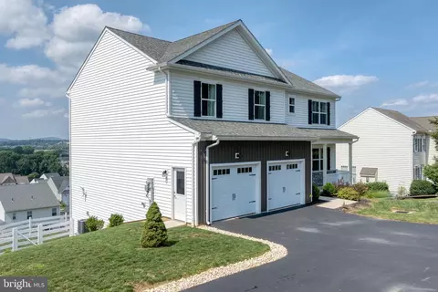 Exterior - 309 Pierson Rd, Lititz, PA 17543 photo 2 of 4