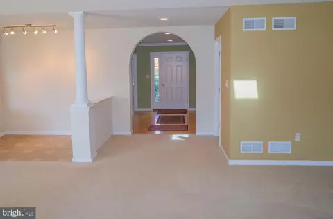 Living - 1221 Brighton Ave, Lititz, PA 17543 photo 7 of 10