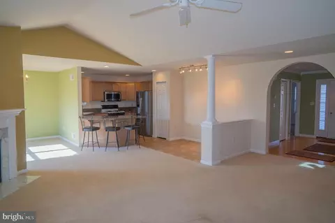 Living - 1221 Brighton Ave, Lititz, PA 17543 photo 6 of 10
