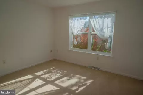 Bedroom - 1221 Brighton Ave, Lititz, PA 17543 photo 2 of 5