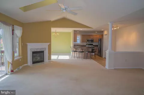 Living - 1221 Brighton Ave, Lititz, PA 17543 photo 2 of 10