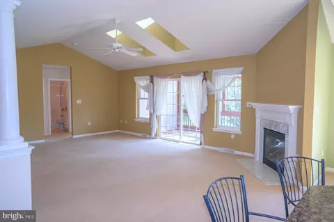Living - 1221 Brighton Ave, Lititz, PA 17543 photo 3 of 10
